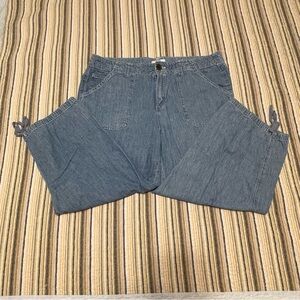 Bass Women’s 14 Light Blue Lightweight Denim Cargo Capris Drawstring Cuffs